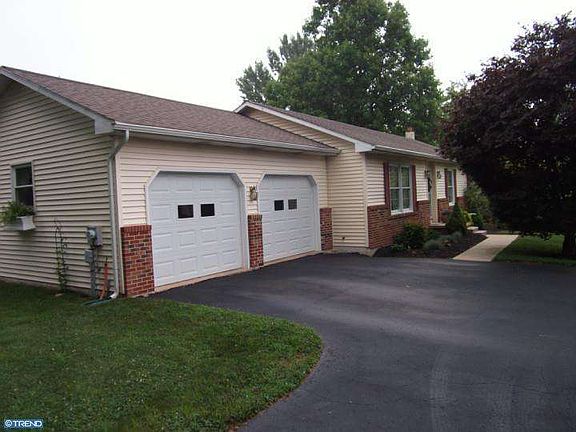 2nd image of 19 Cochran Dr