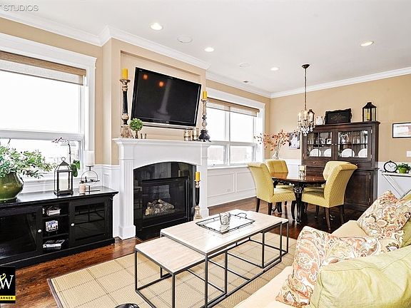 3rd image of 1952 W Cuyler Ave APT 402