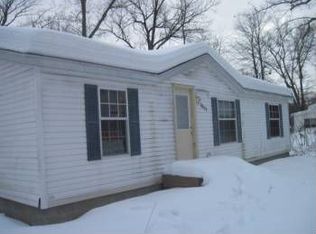 2072 S Maple Island Rd, Muskegon, MI 49442