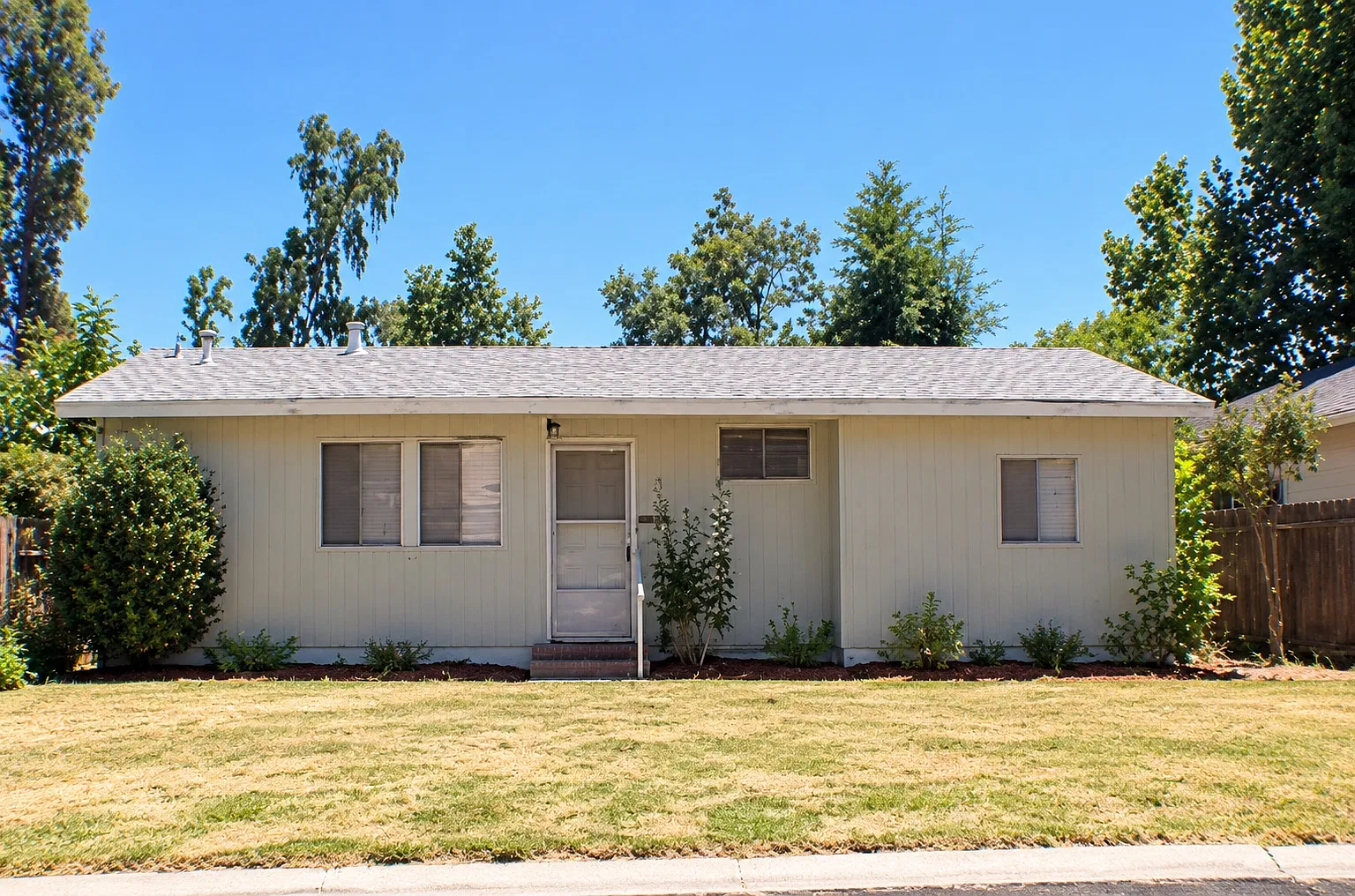 2 bed, 1048 sqft, $1,650 — Photo 1