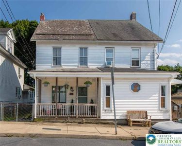 422 William St, Pen Argyl, PA, 18072
