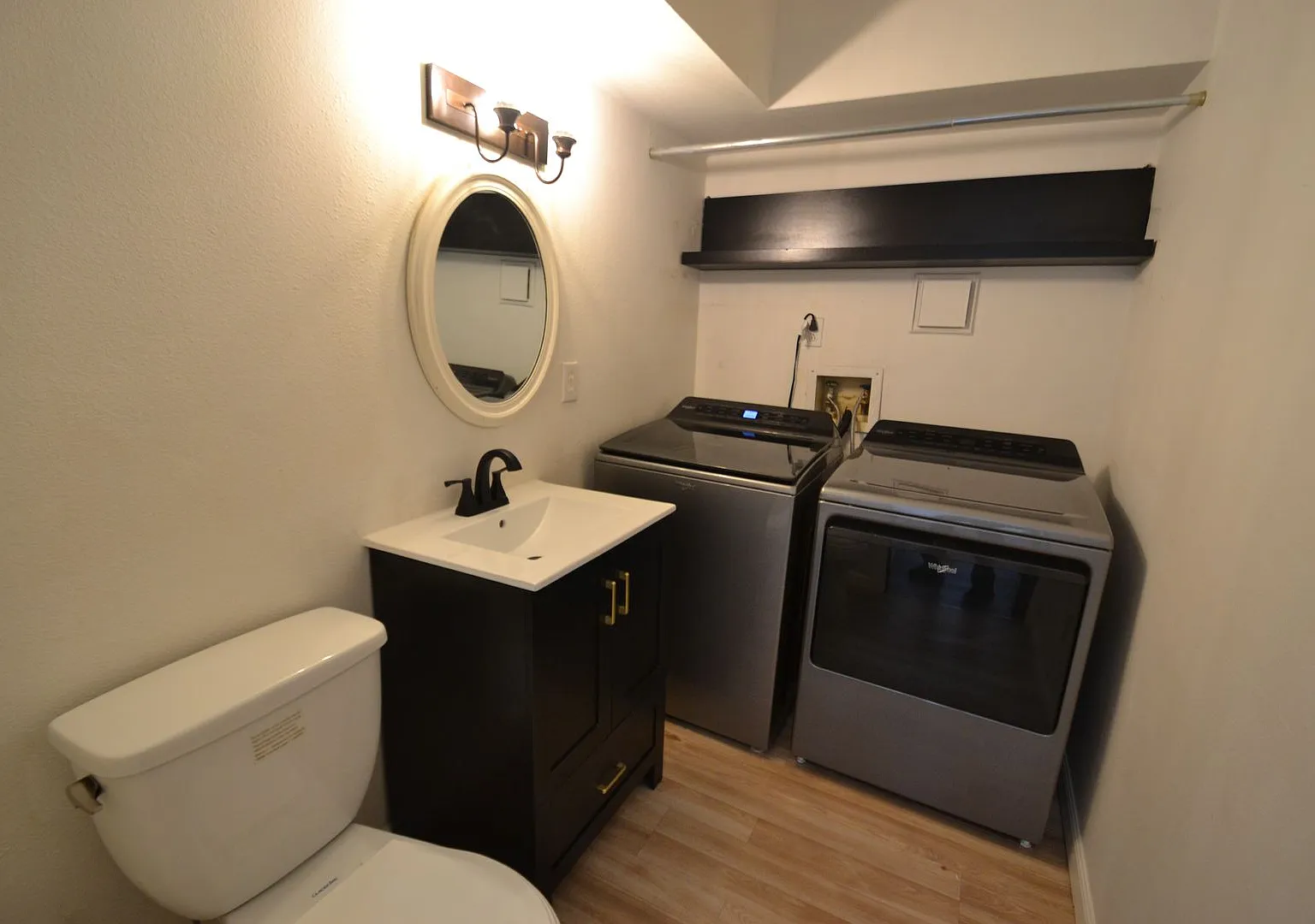 Updated 2 Bed 1.5 Bath Available Now — Photo 4