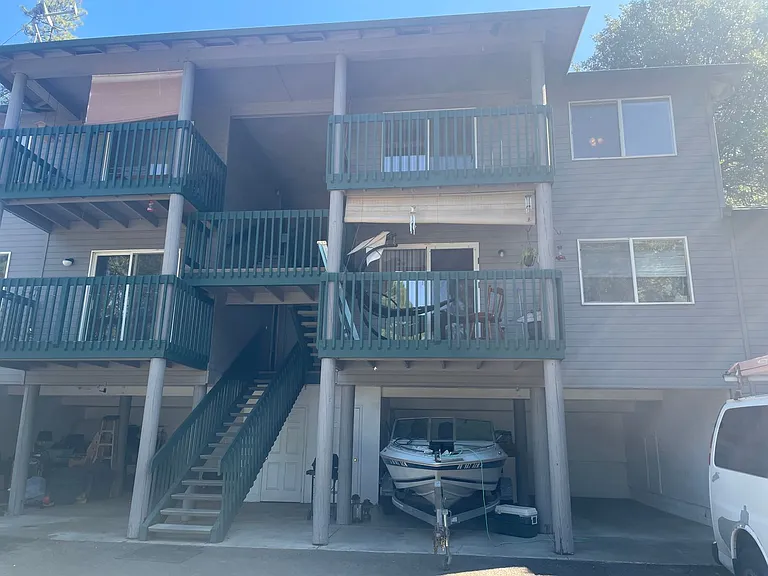 300 Indian Trail Ct — Photo 1