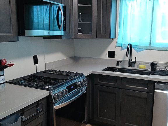 2nd image of 2894 Franklin Ave