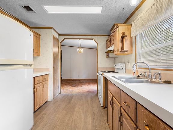 3rd image of 457 NE 539th St