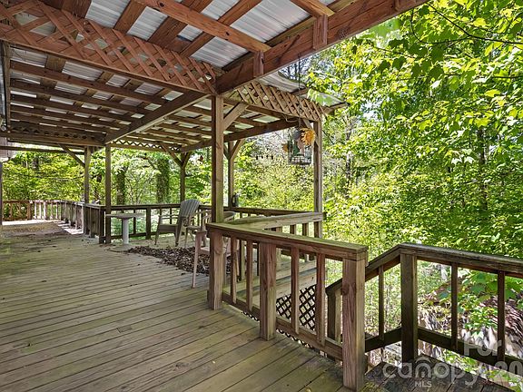 3rd image of 101 Serenity Ln