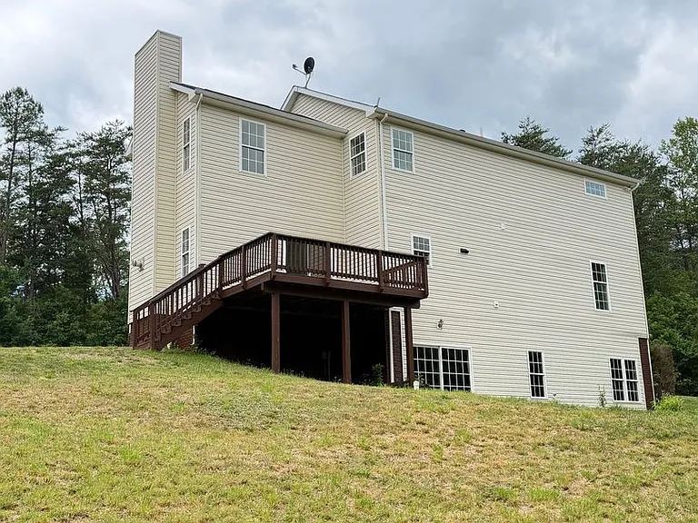 106 Mountainside Dr — Photo 3