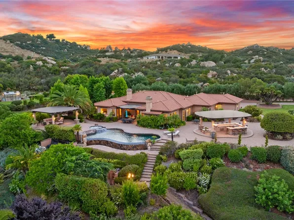 42125 Hacienda Dr, Murrieta, CA 92562