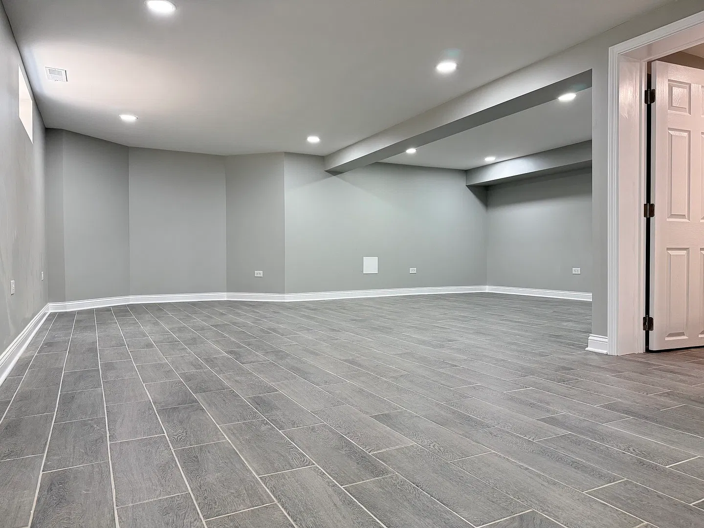 4 bed, 2500 sqft, $4,950 — Photo 4