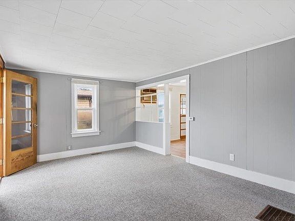 3rd image of 605 Pine St