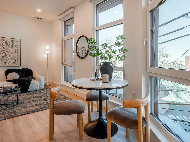 Verge Residences — Photo 32