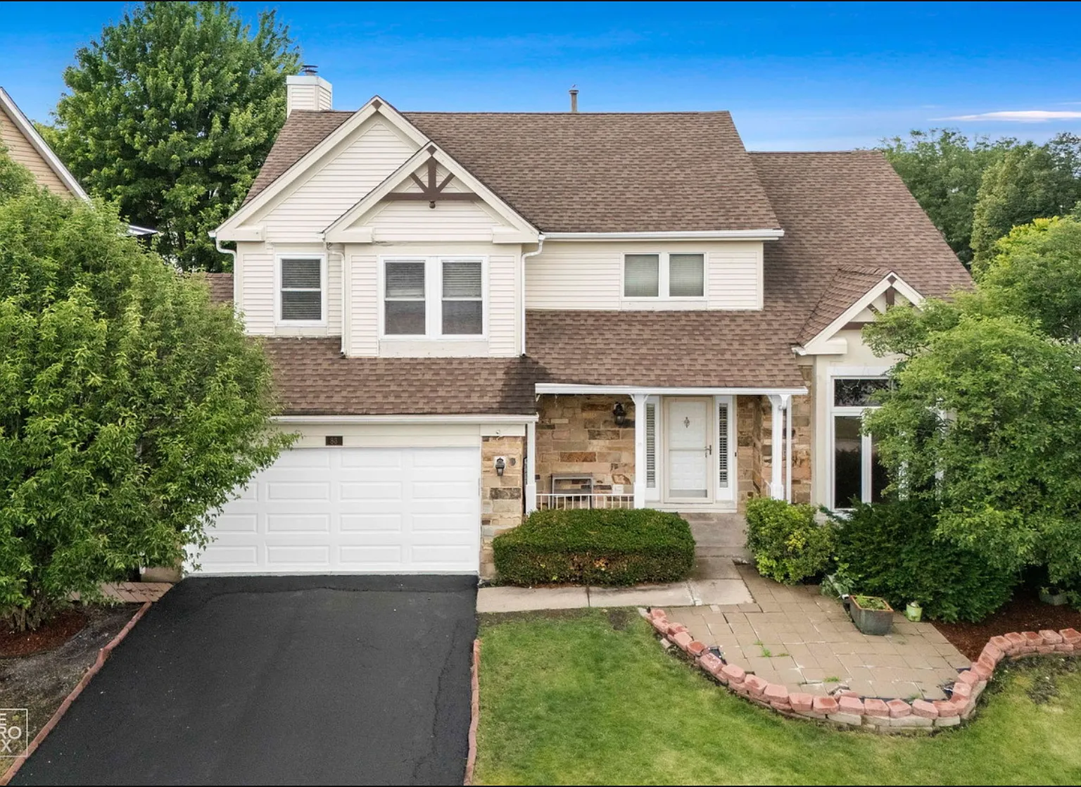 4 bed, 2.5 bath, 2034 sqft, $3,300 — Photo 1