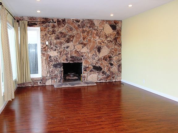 3rd image of 4 Felton Ave