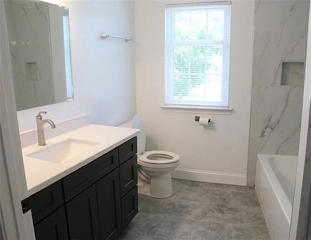 2 bed, 1.0 bath, 1050 sqft, $1,300 — Photo 4