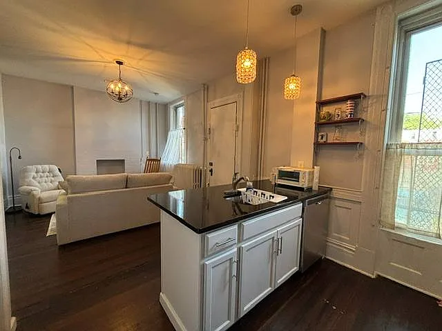 108 4th St #1R — Photo 3