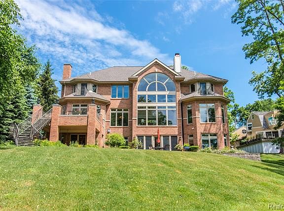 4th image of 4359 Oak Grove Dr