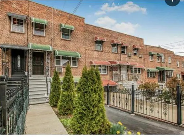 743 E 230th St #1, Bronx, NY 10466