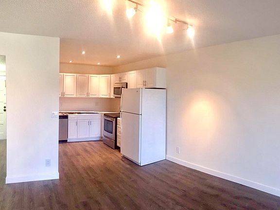 3rd image of 6361 N Falls Circle Dr APT 402
