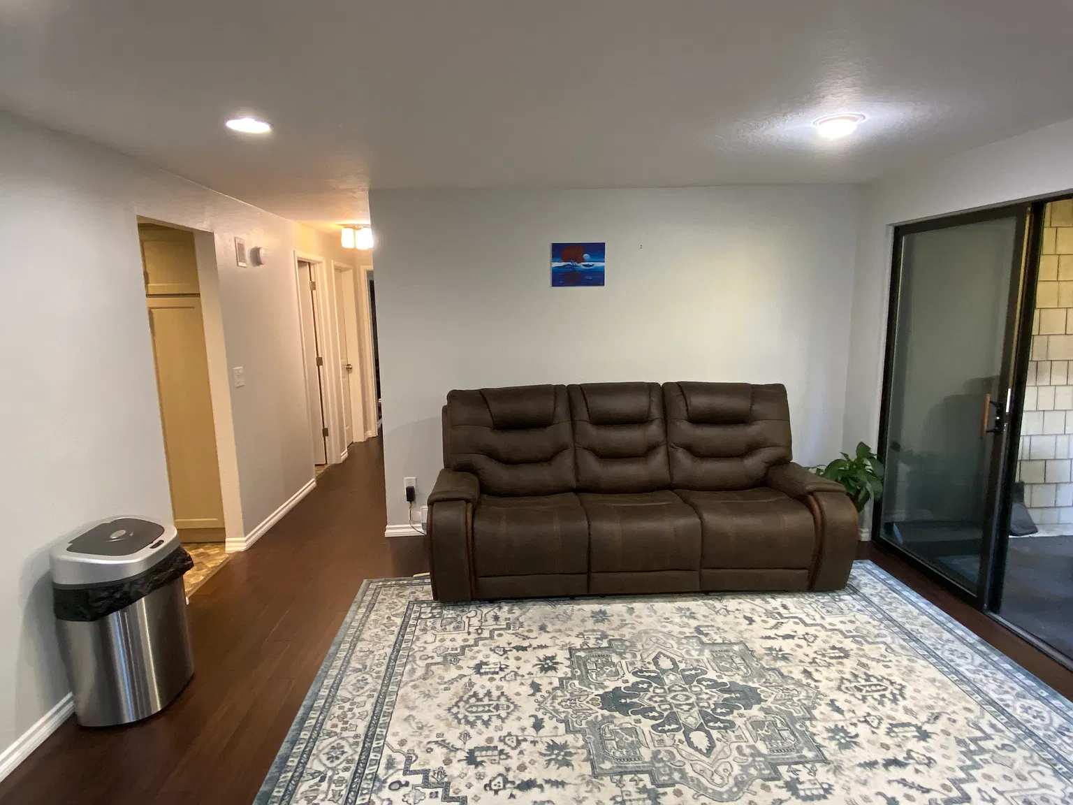 2 bed, 1000 sqft, $2,400 — Photo 3