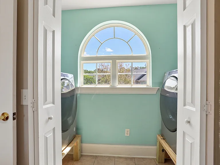 704 Kendal Ct — Photo 37