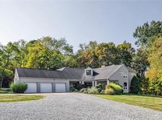 369 Maple Ln, McMurray, PA 15317