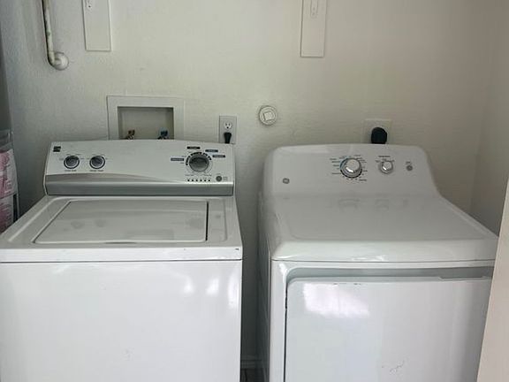 3rd image of 611 W Walton Way