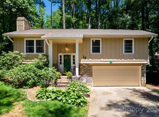 10 Muirfield Dr, Arden, NC 28704