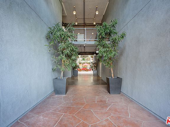 3rd image of 420 S San Pedro St APT 415