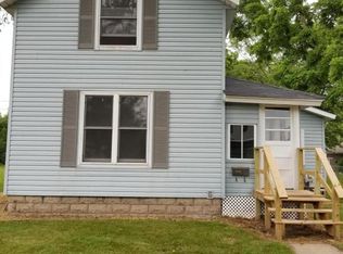 1304 Pearl St, Lake Odessa, MI 48849