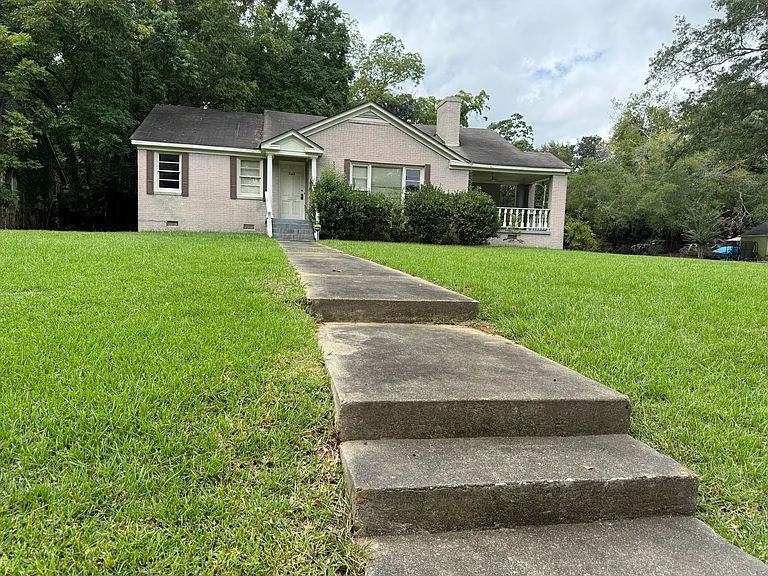 3304 Gilmer Ave — Photo 1