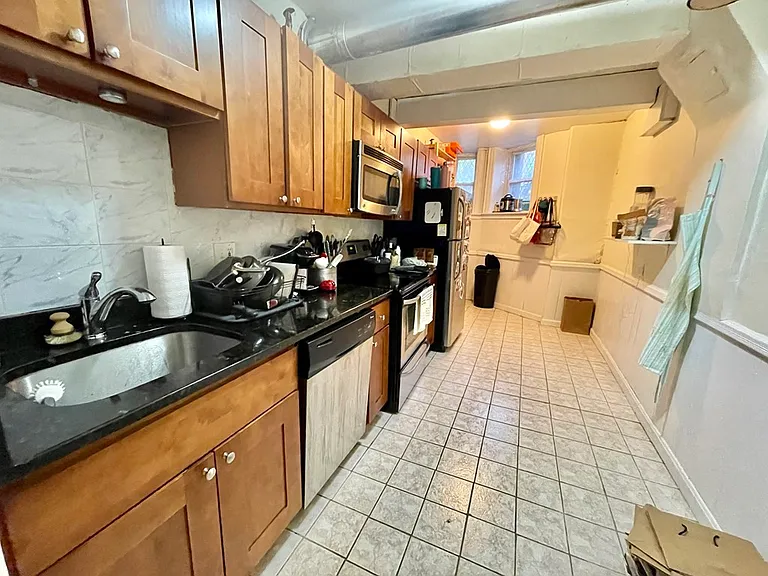337 Beacon St #4 — Photo 9