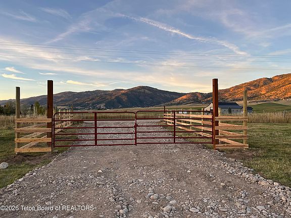 2nd image of 2190 Chapel Rd