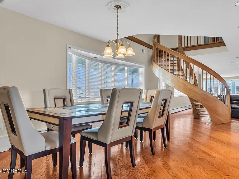 115 N Ocean Ave — Photo 31