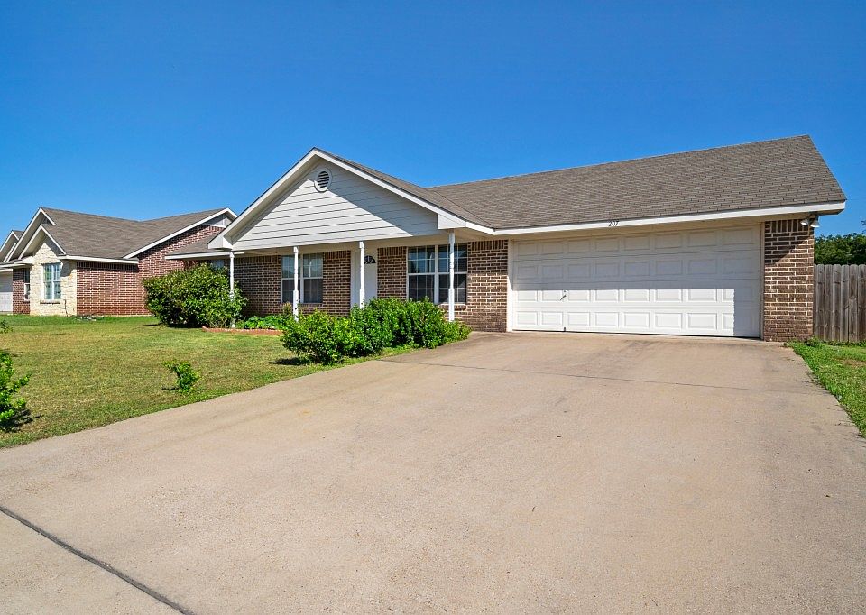 1st image of 207 Broken Arrow Dr