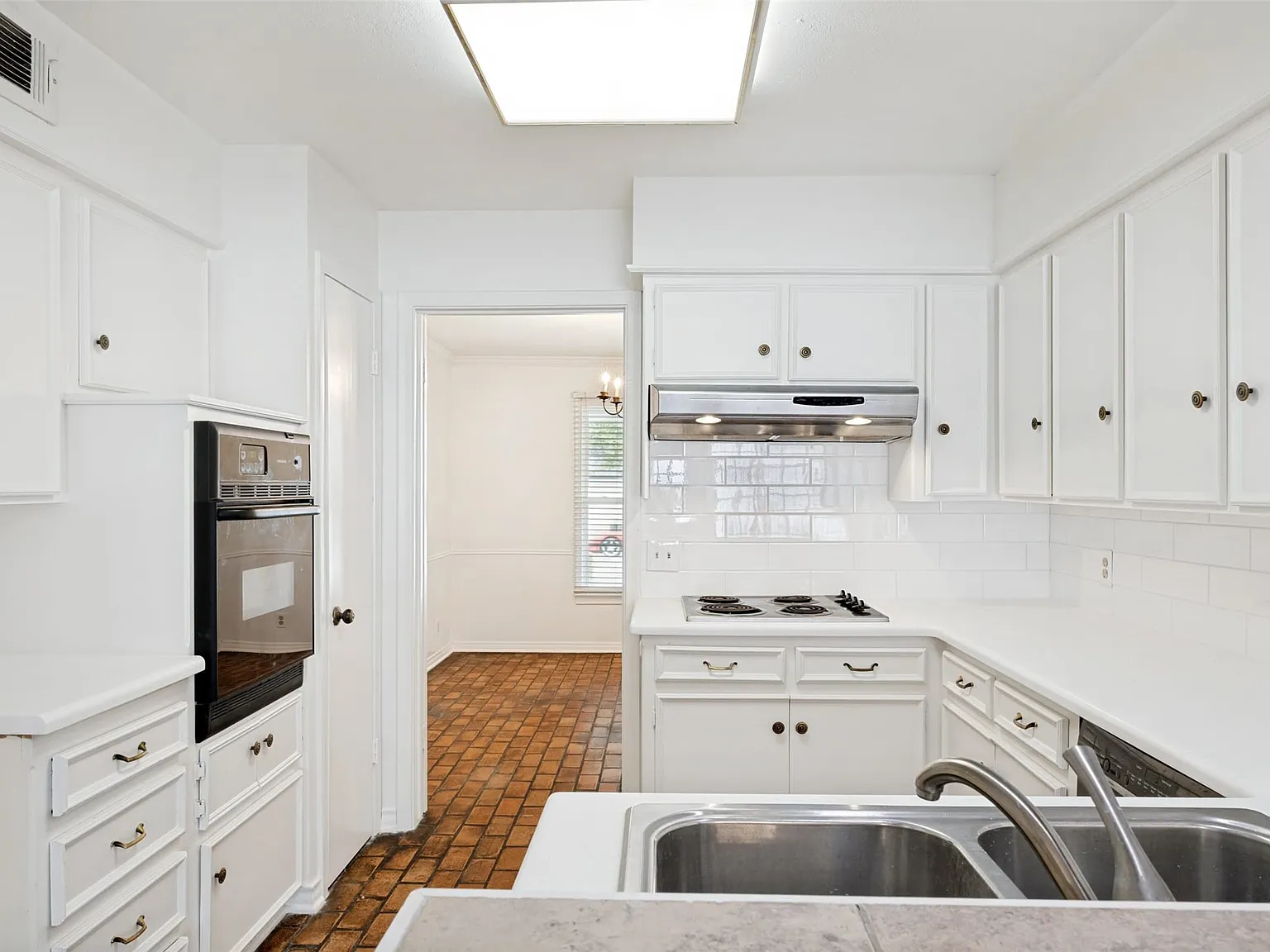 3 bed, 2.0 bath, 1675 sqft, $2,250 — Photo 4