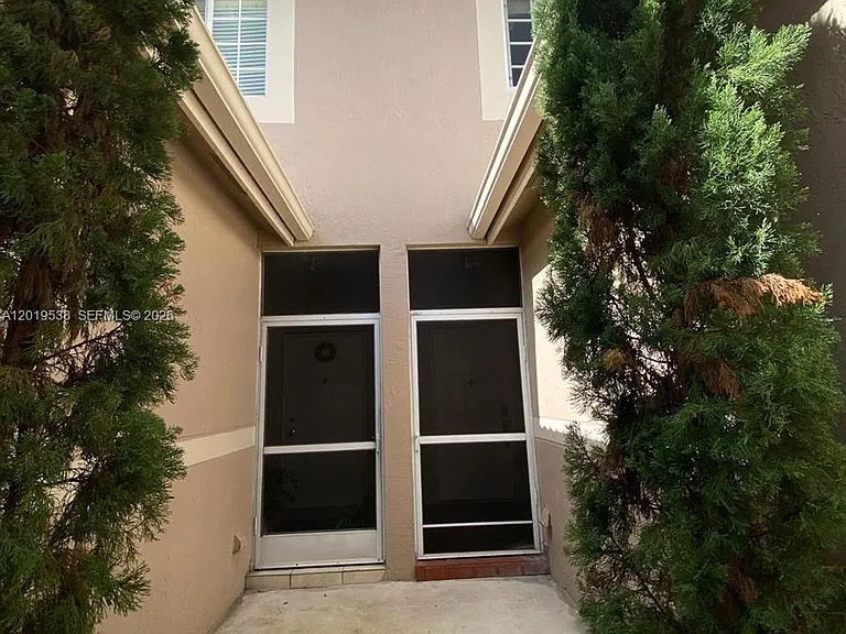 2041 Pompeii Ct #2014 — Photo 2