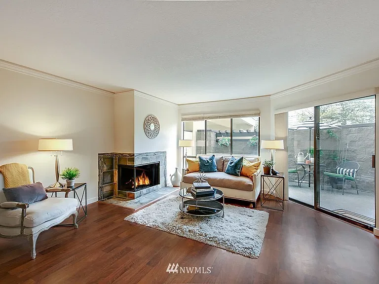401 100th Ave NE #107 — Photo 3