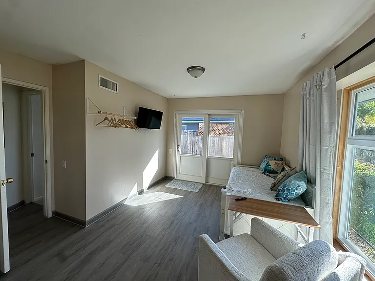 Beechwood St — Photo 3