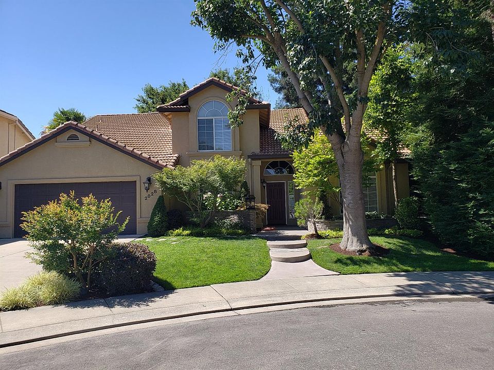 2nd image of 2028 Waterfall Ct