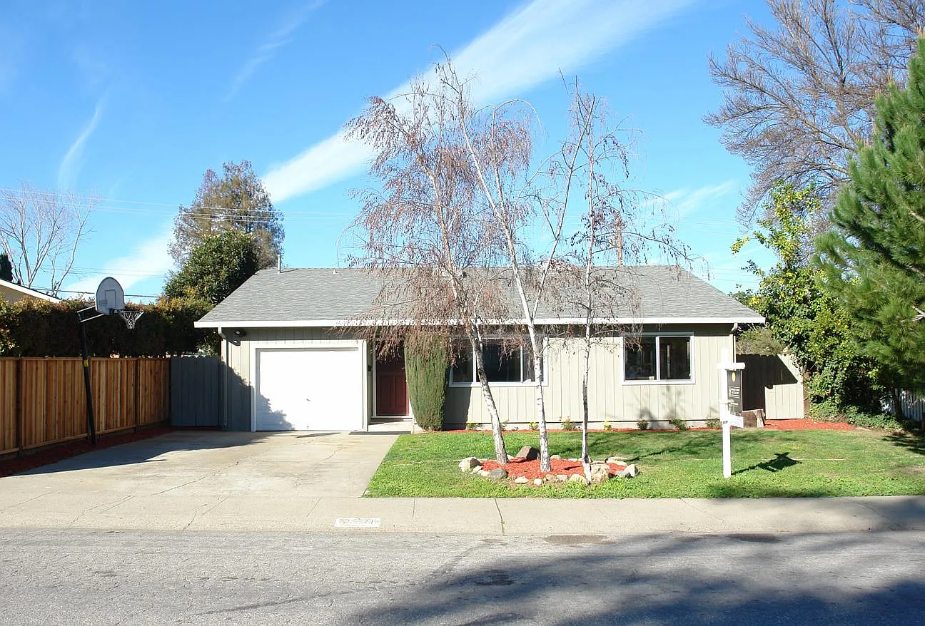 19271 Phil Ln photo 1