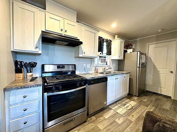 5th image of 14996 Pleasant Valley Rd