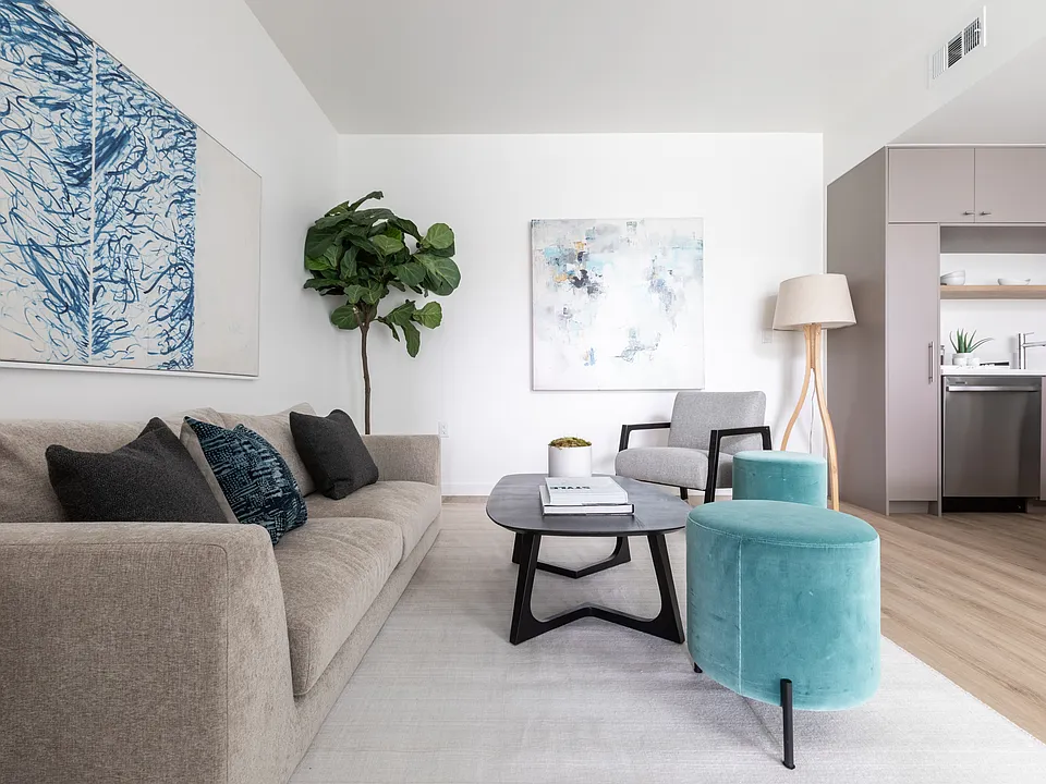 4575 Santa Monica Blvd #202