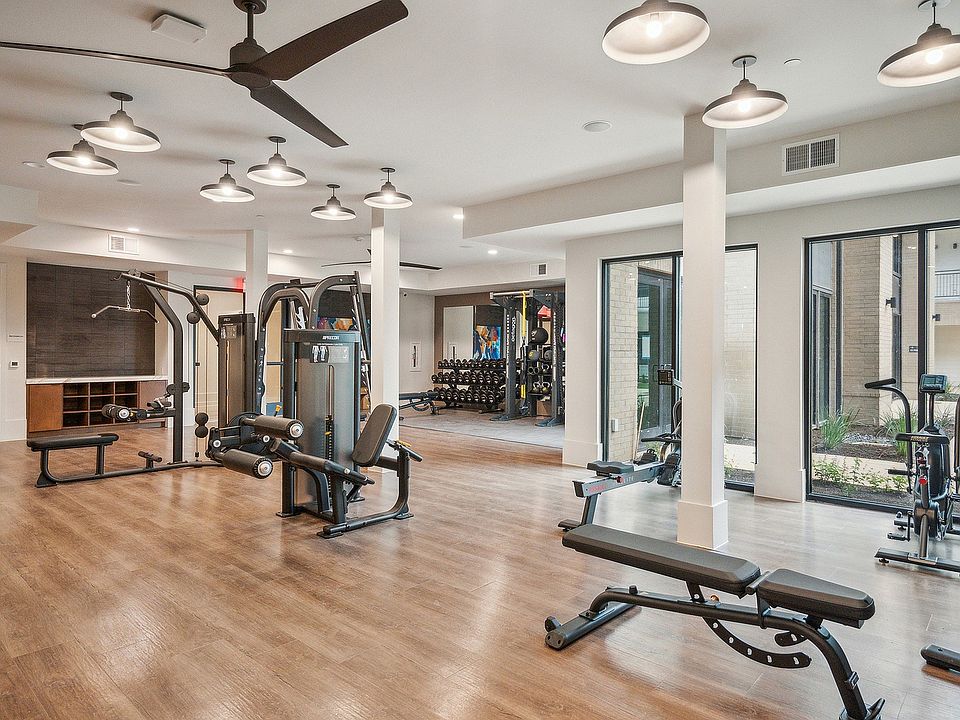 Reach your goals in our fully equipped fitness center