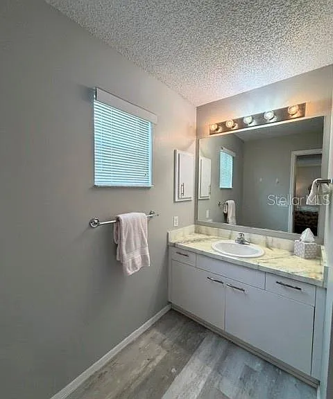 335 San Marino Dr — Photo 18