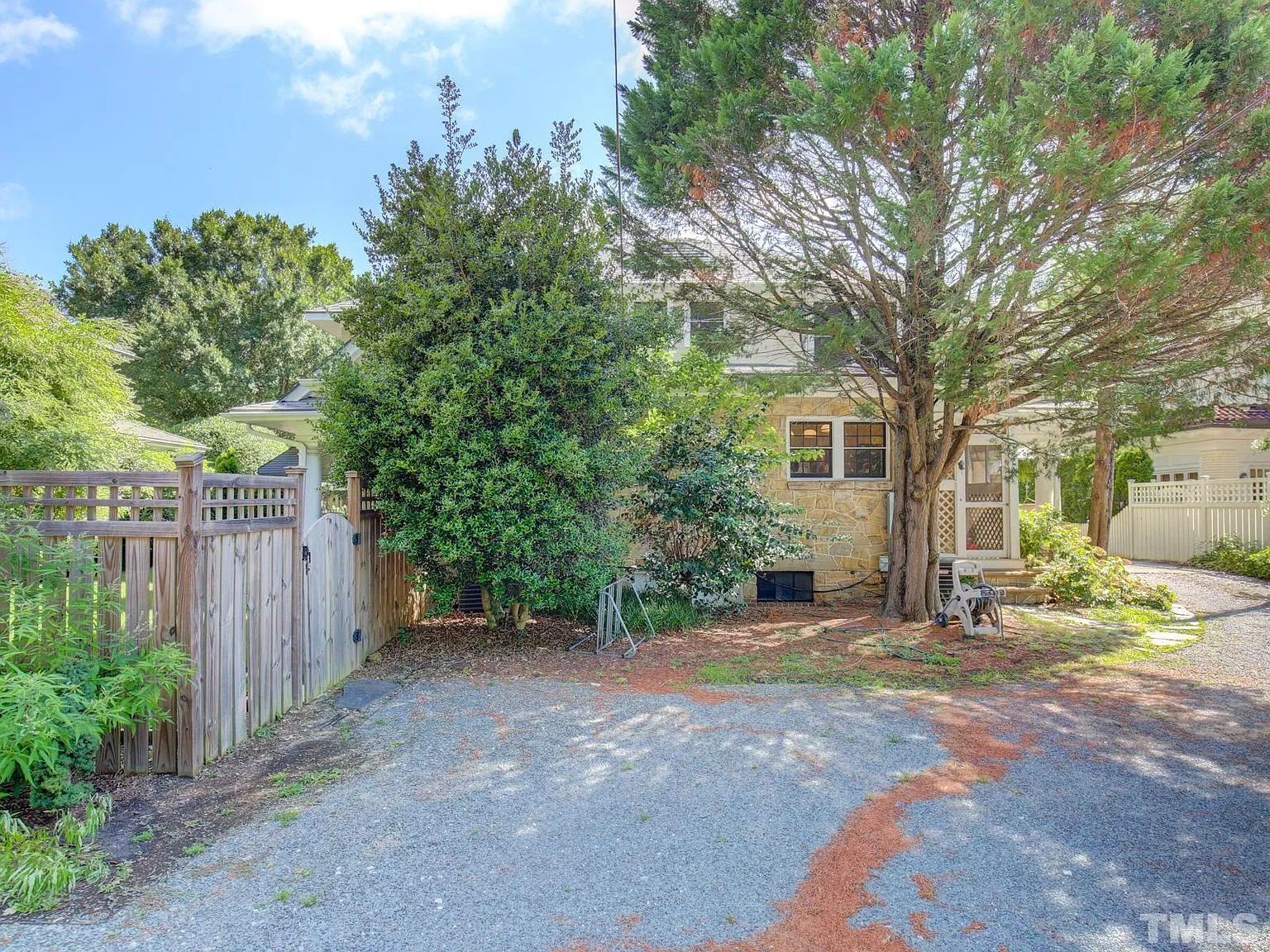 3 bed, 1.5 bath, 1500 sqft, $2,800 — Photo 2