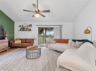 3013 N Oakland Forest Dr APT 306, Oakland Park, FL 33309