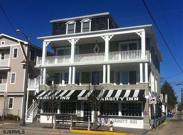 1st image of 605 E 8th St