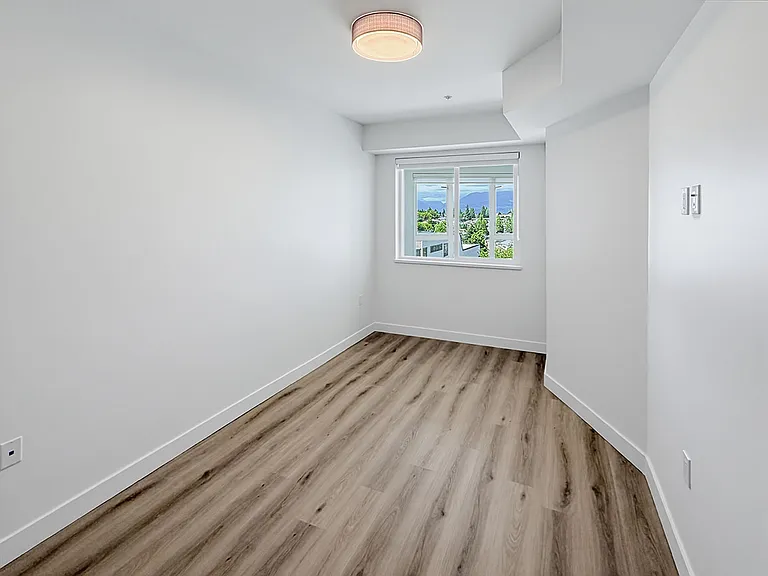3068 Kingsway — Photo 14