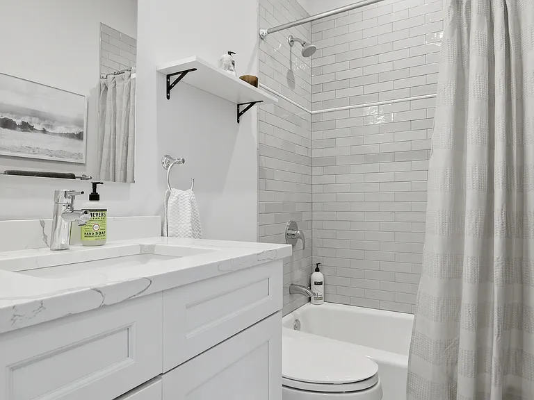 2042 W Potomac Ave #3 — Photo 7