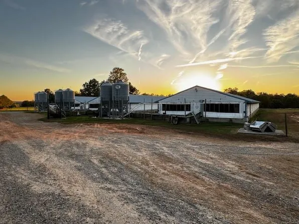 2424 Henrys Mill Rd, Vernon Hill, VA 24597